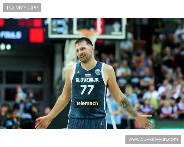 东契奇顶着压力连中两记关键球,独行侠锁定胜局 东契奇顶着压力连中两记关键球,独行侠锁定胜局